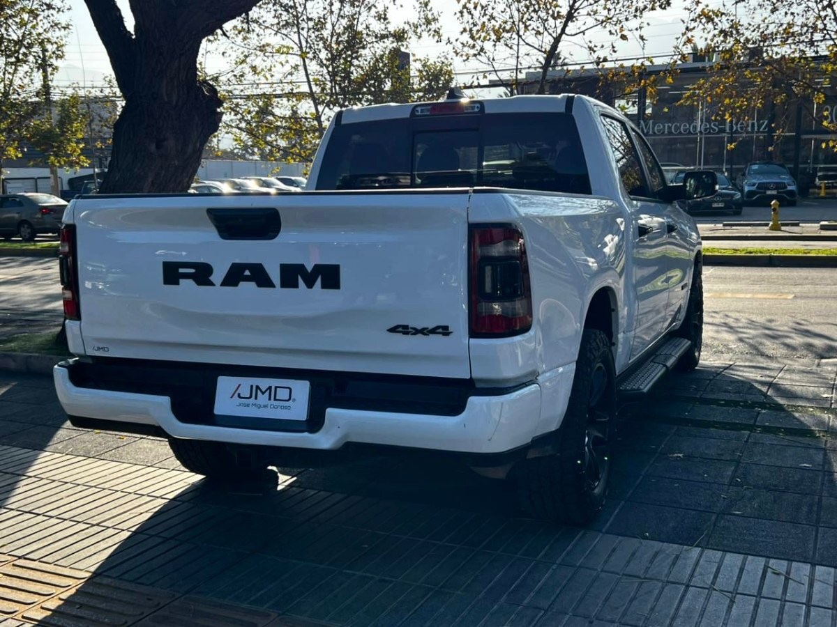 2023 RAM 1500 Big Horn eTorque miniatura 4