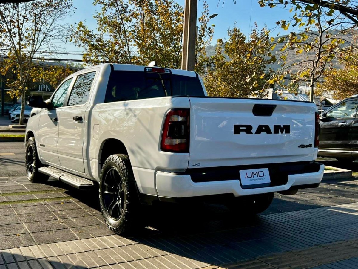 2023 RAM 1500 Big Horn eTorque miniatura 6