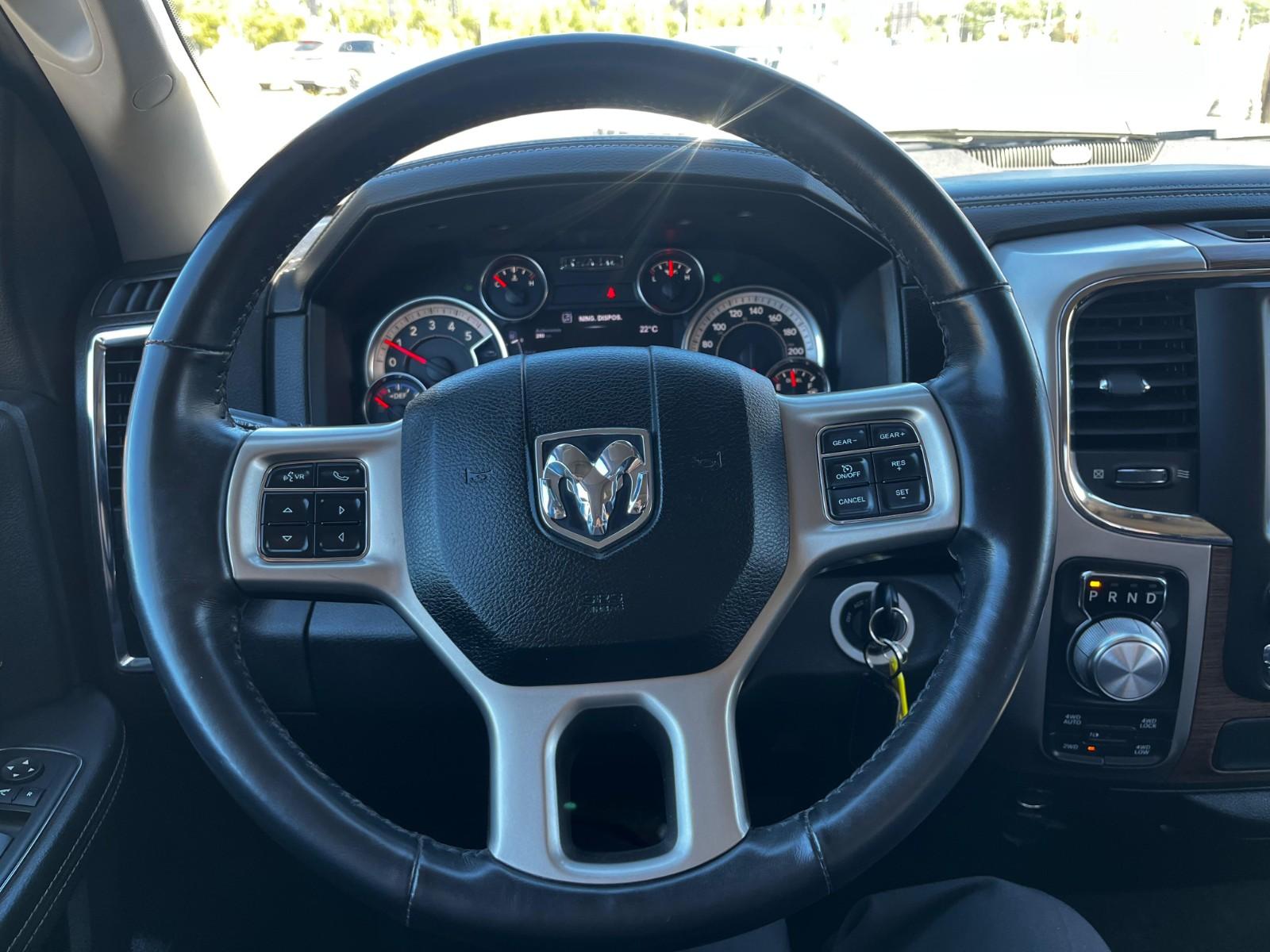 2018 RAM 1500 Laramie miniatura 10