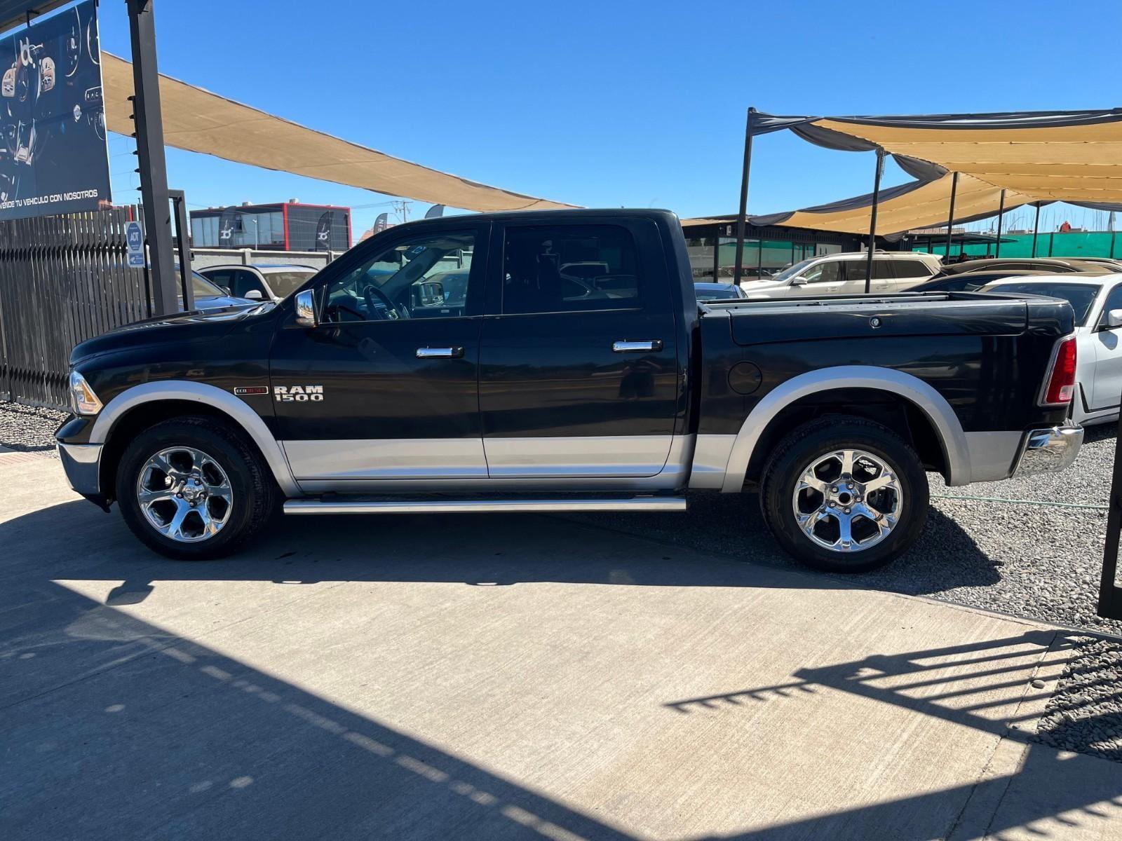 2018 RAM 1500 Laramie miniatura 2