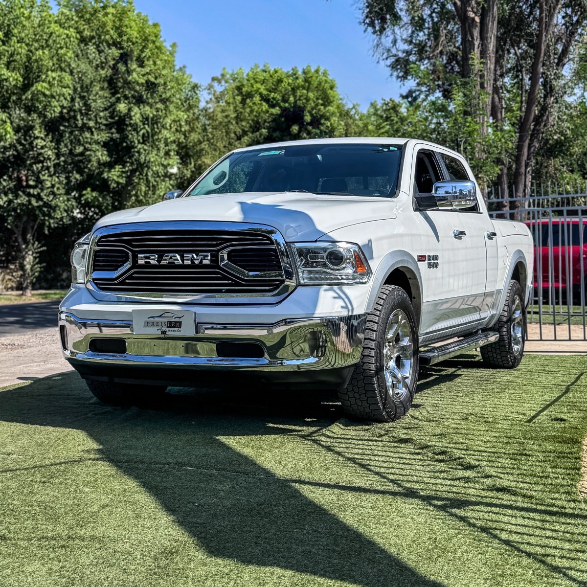 2019 RAM 1500 Laramie miniatura 3