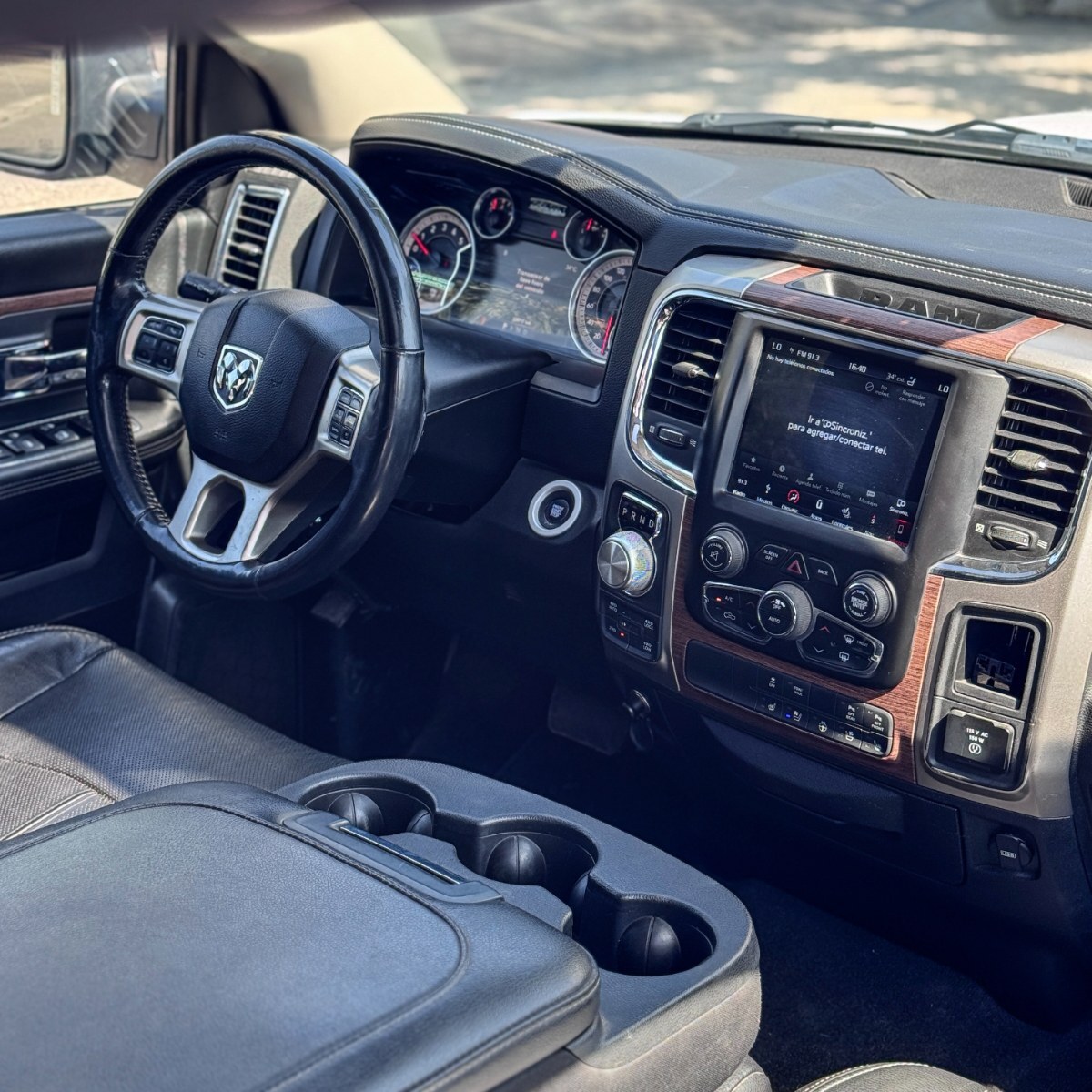 2019 RAM 1500 Laramie miniatura 8