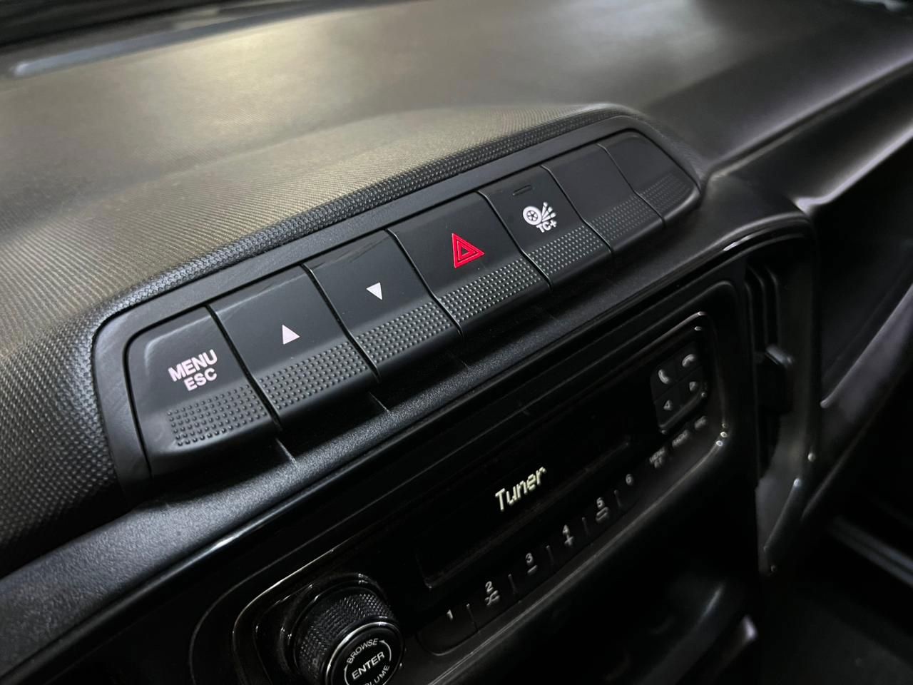 2023 RAM 700 miniatura 11