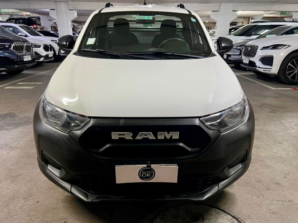 2023 RAM 700 miniatura 2