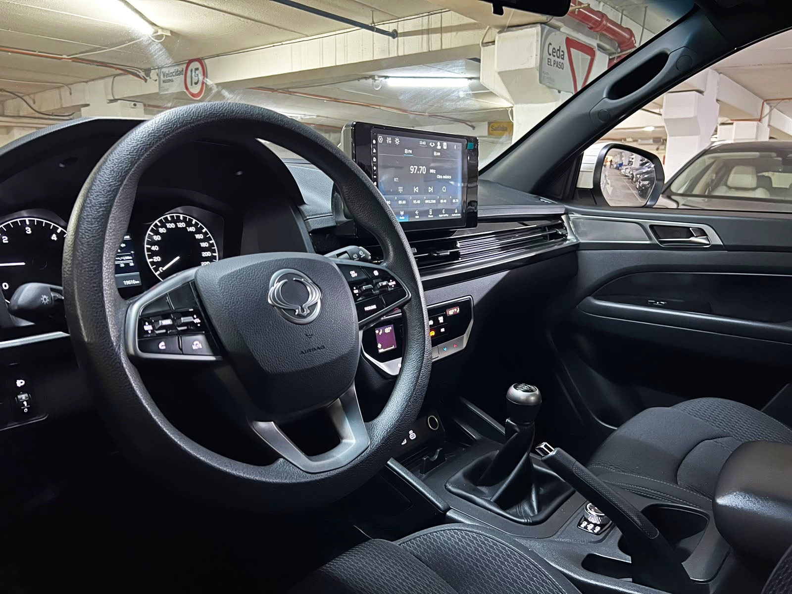 2025 Ssang Yong Musso miniatura 9