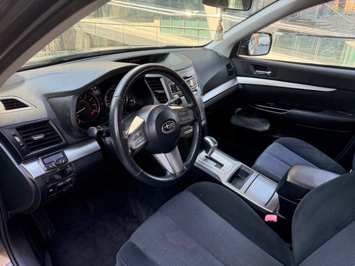 2012 Subaru Outback miniatura 8