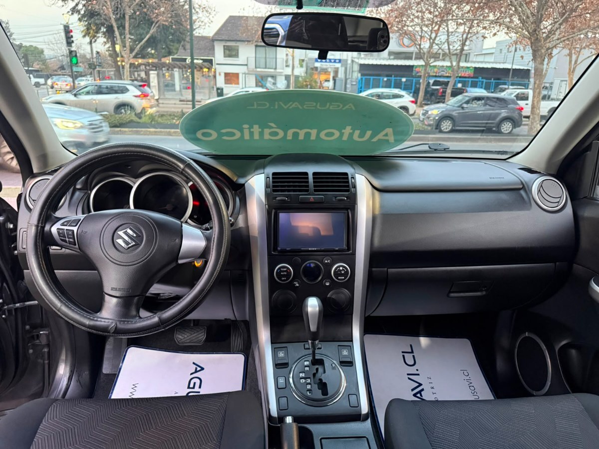 2018 Suzuki Grand Nomade miniatura 10