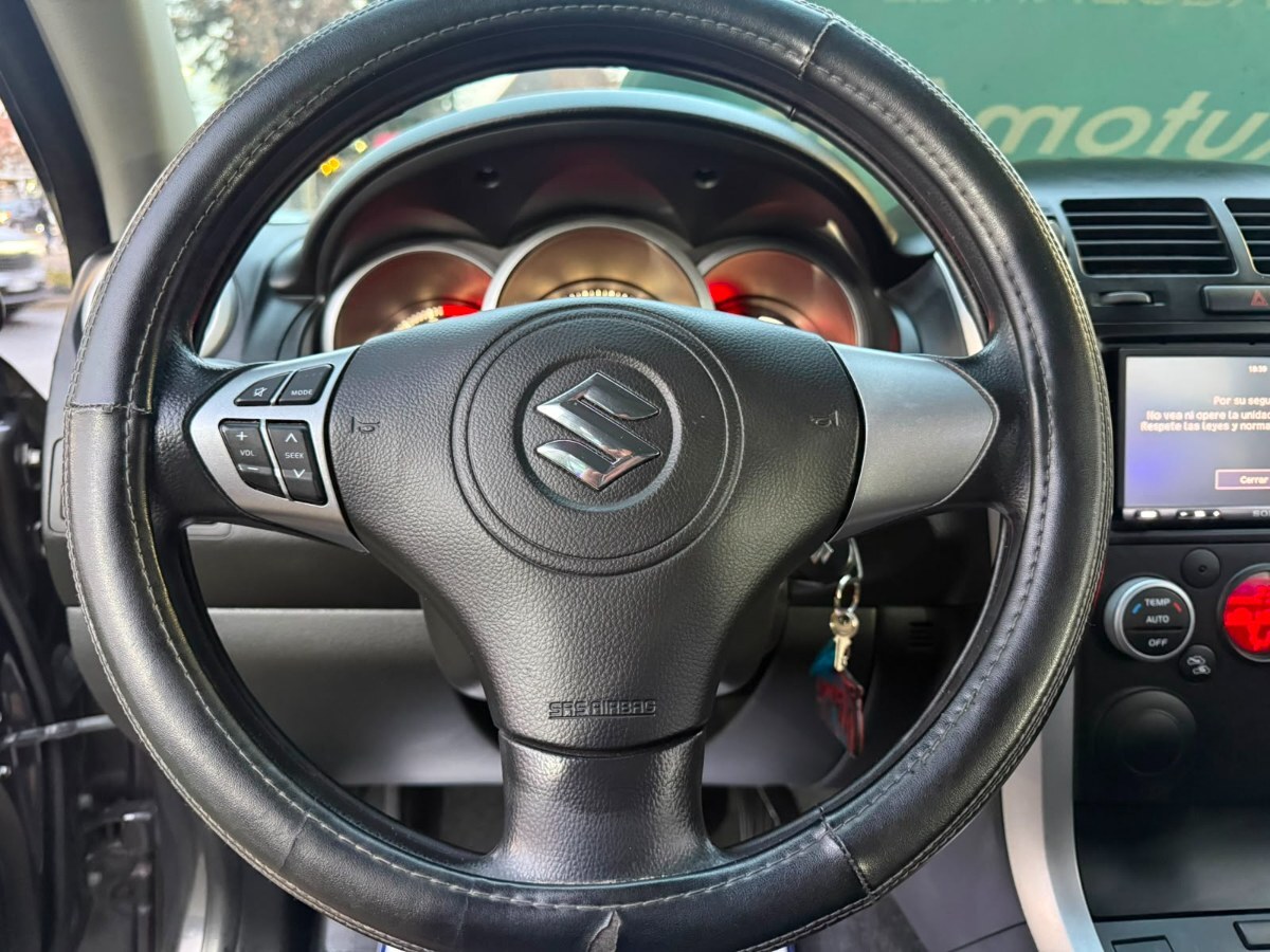 2018 Suzuki Grand Nomade miniatura 11