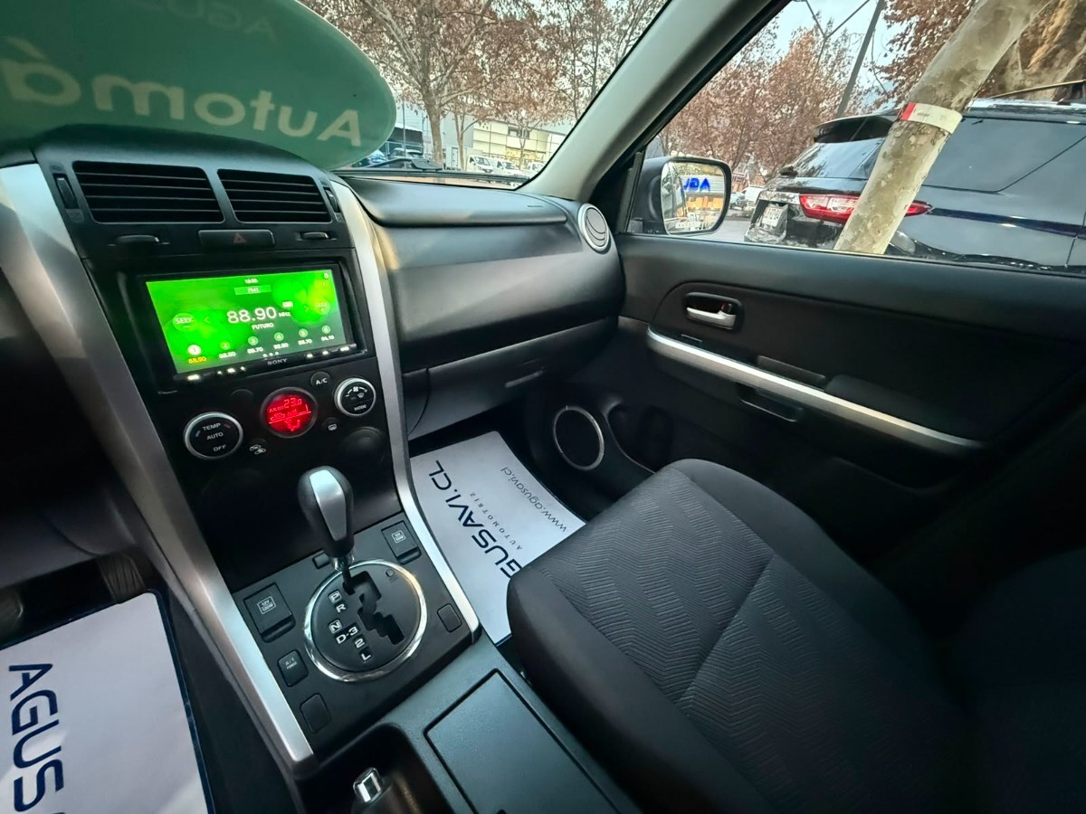 2018 Suzuki Grand Nomade miniatura 12