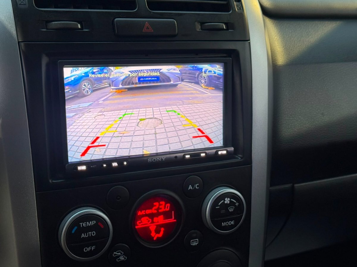2018 Suzuki Grand Nomade miniatura 13