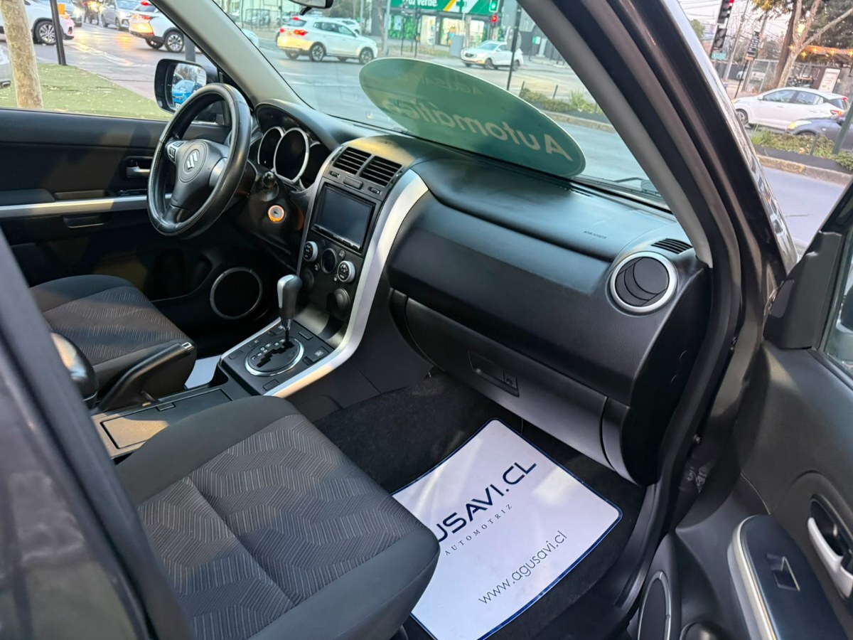 2018 Suzuki Grand Nomade miniatura 14