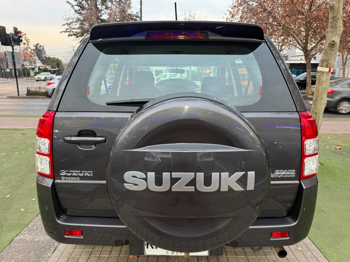 2018 Suzuki Grand Nomade miniatura 4