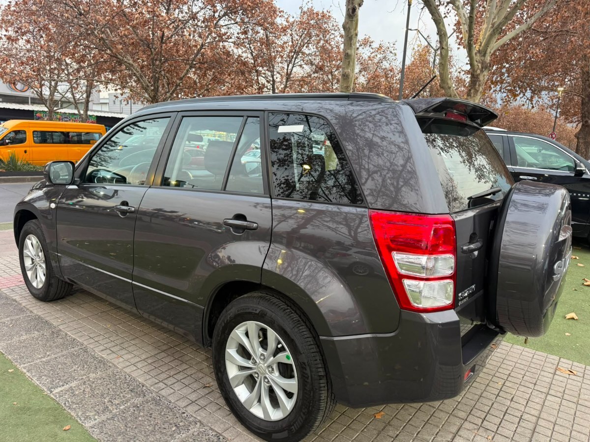2018 Suzuki Grand Nomade miniatura 5