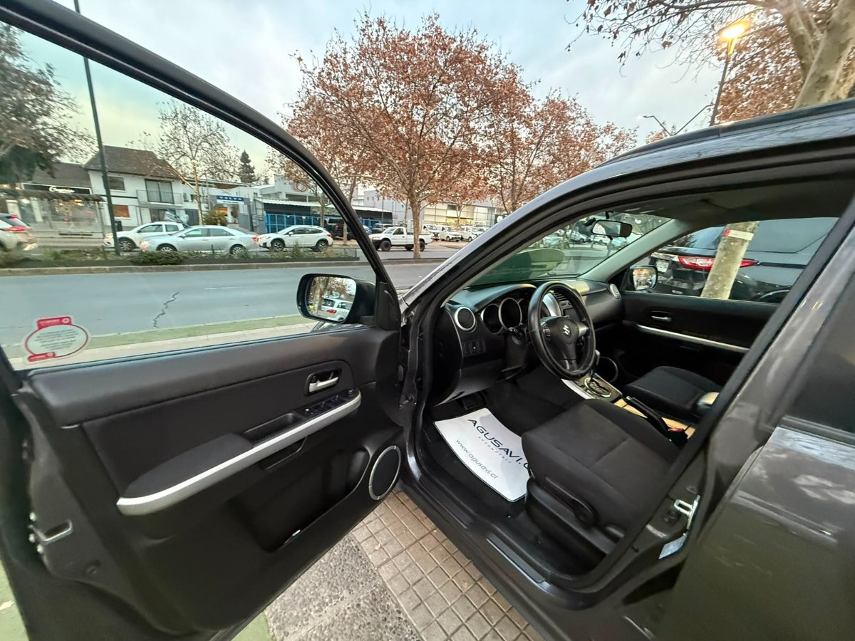 2018 Suzuki Grand Nomade miniatura 7