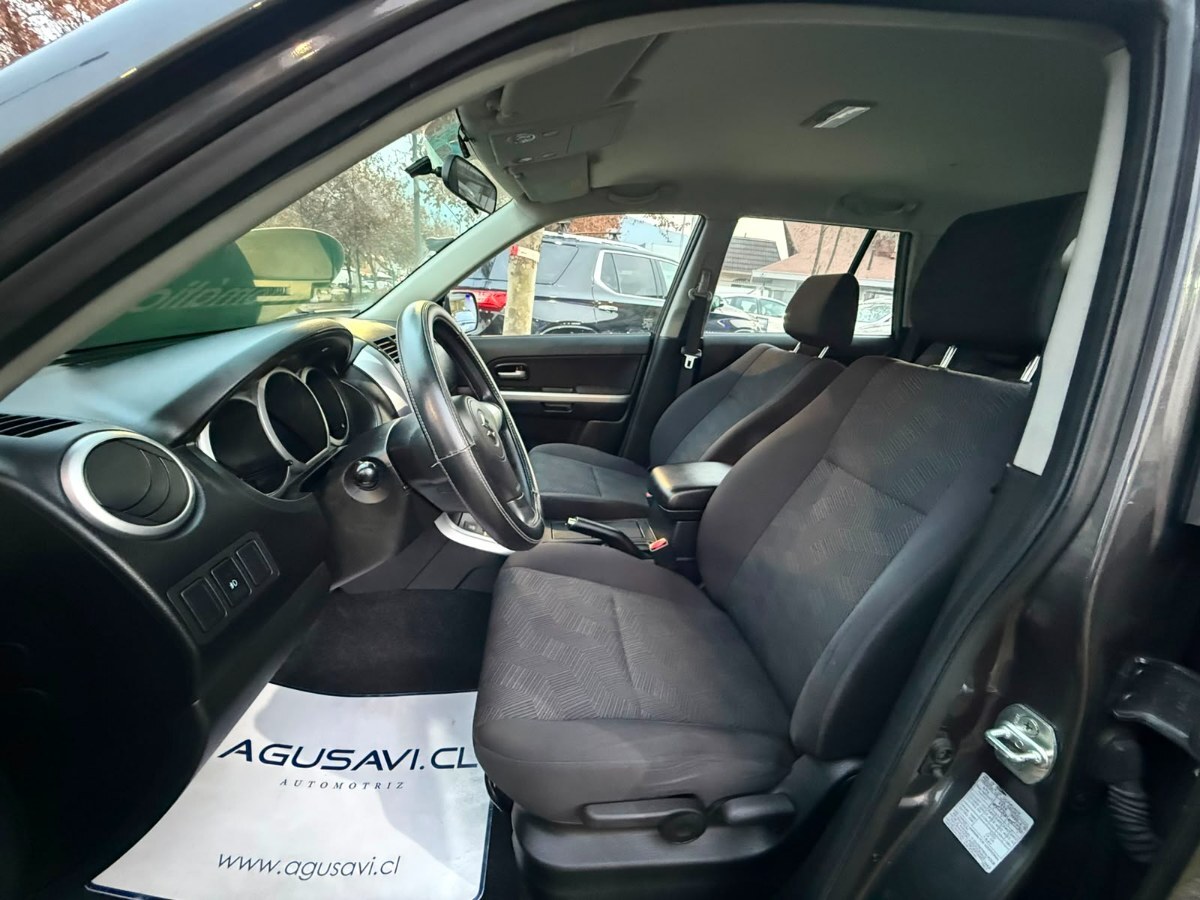 2018 Suzuki Grand Nomade miniatura 9