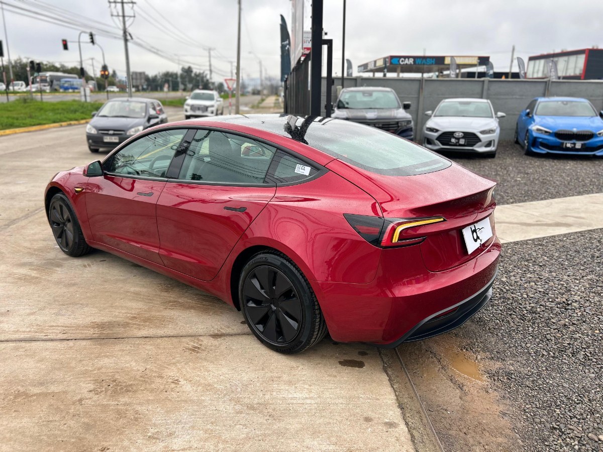 2026 Tesla Model 3 miniatura 6