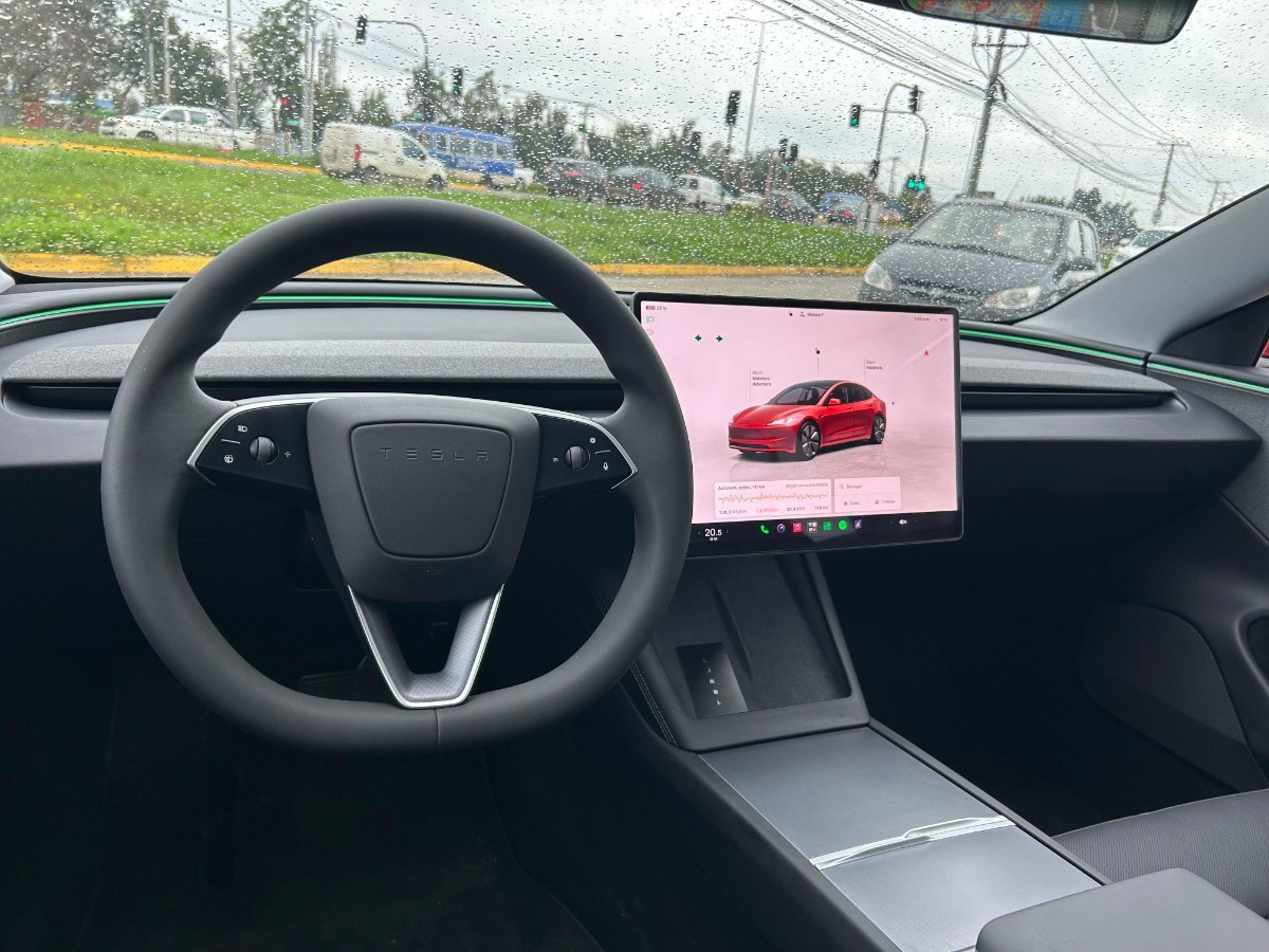 2026 Tesla Model 3 miniatura 7