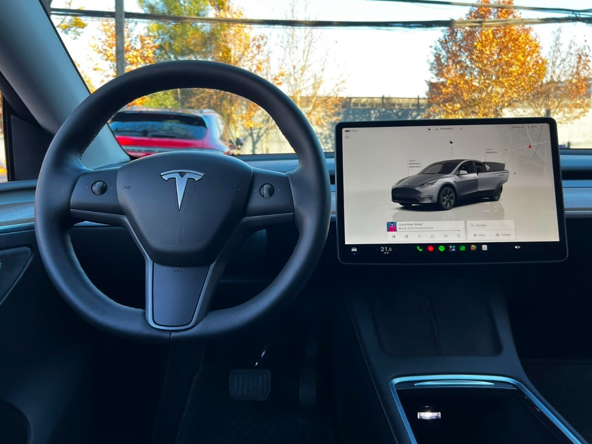 2024 Tesla Model Y miniatura 11