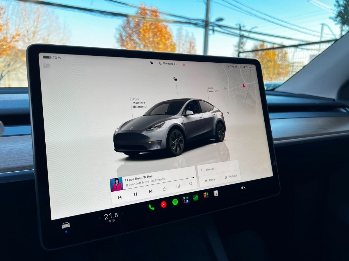 2024 Tesla Model Y miniatura 13