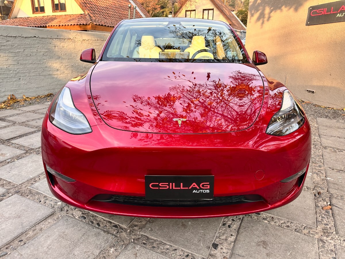 2025 Tesla Model Y miniatura 2