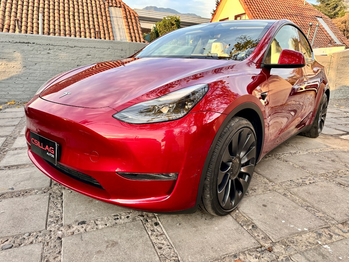 2025 Tesla Model Y miniatura 3