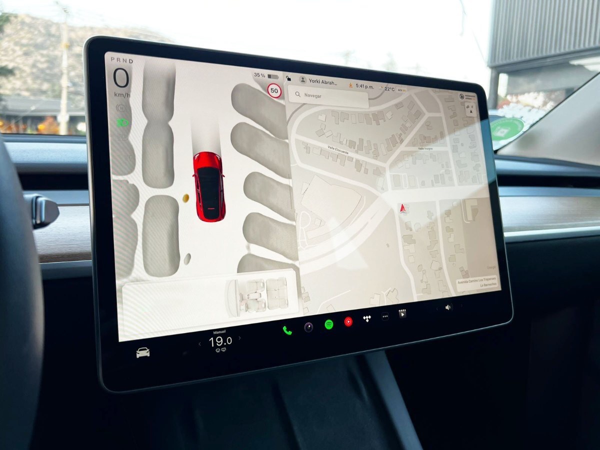 2025 Tesla Model Y miniatura 14