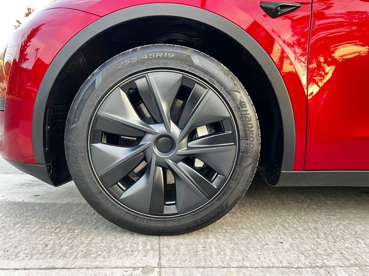2025 Tesla Model Y miniatura 7