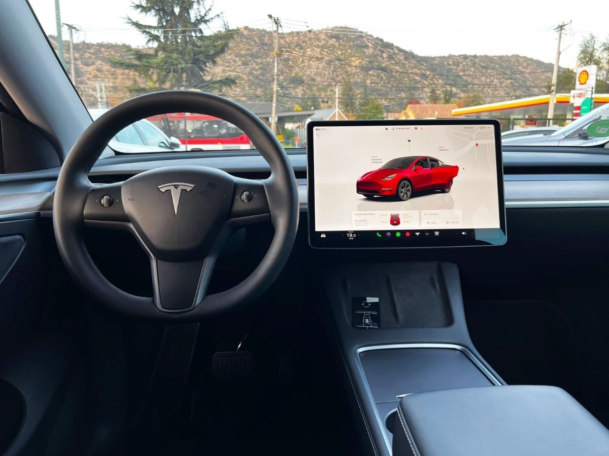 2025 Tesla Model Y miniatura 9