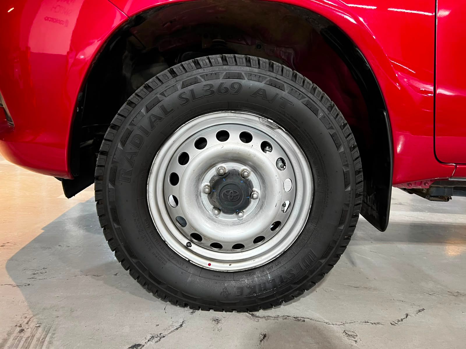 2024 Toyota Hilux miniatura 6