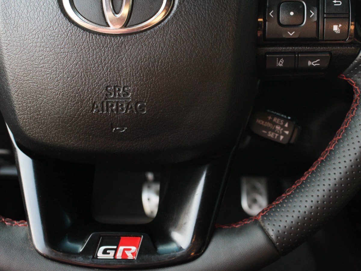 2024 Toyota Hilux miniatura 12