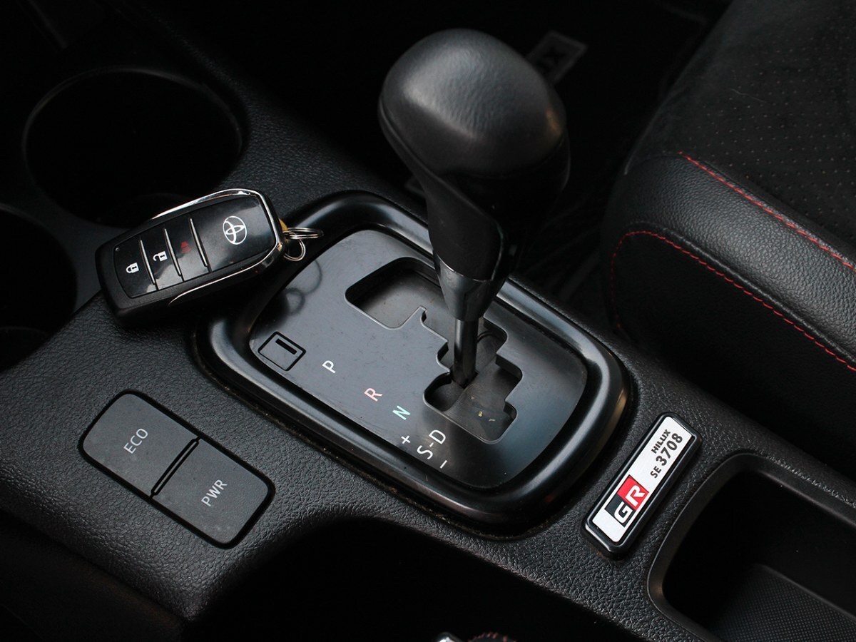 2024 Toyota Hilux miniatura 17