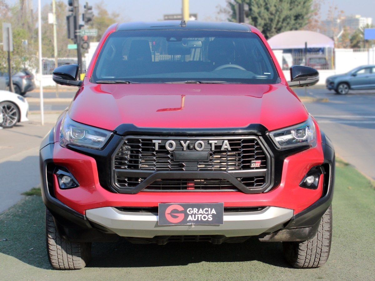 2024 Toyota Hilux miniatura 2