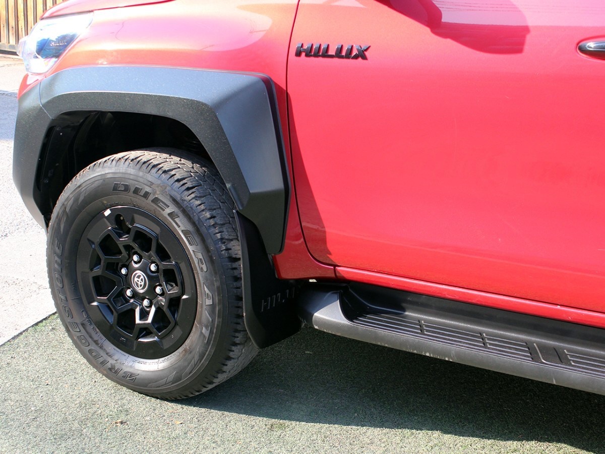 2024 Toyota Hilux miniatura 8