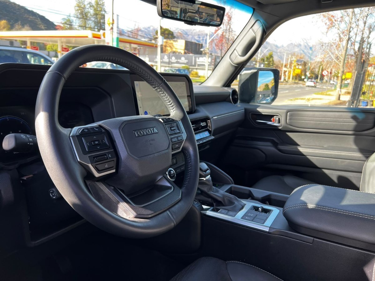 2025 Toyota Land Cruiser Prado miniatura 9