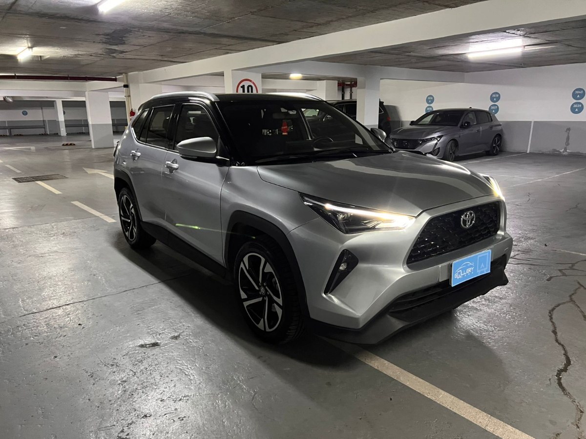 2025 Toyota Yaris Cross miniatura 2