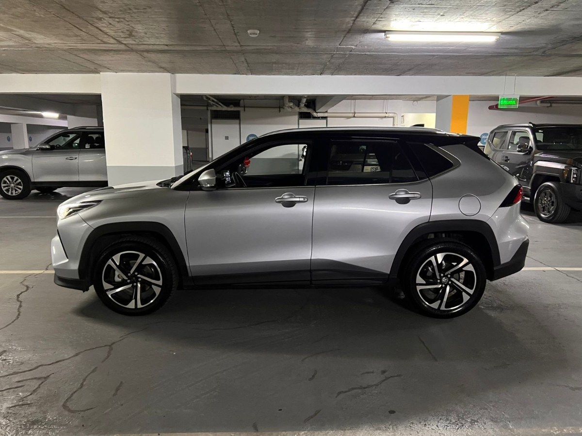2025 Toyota Yaris Cross miniatura 3