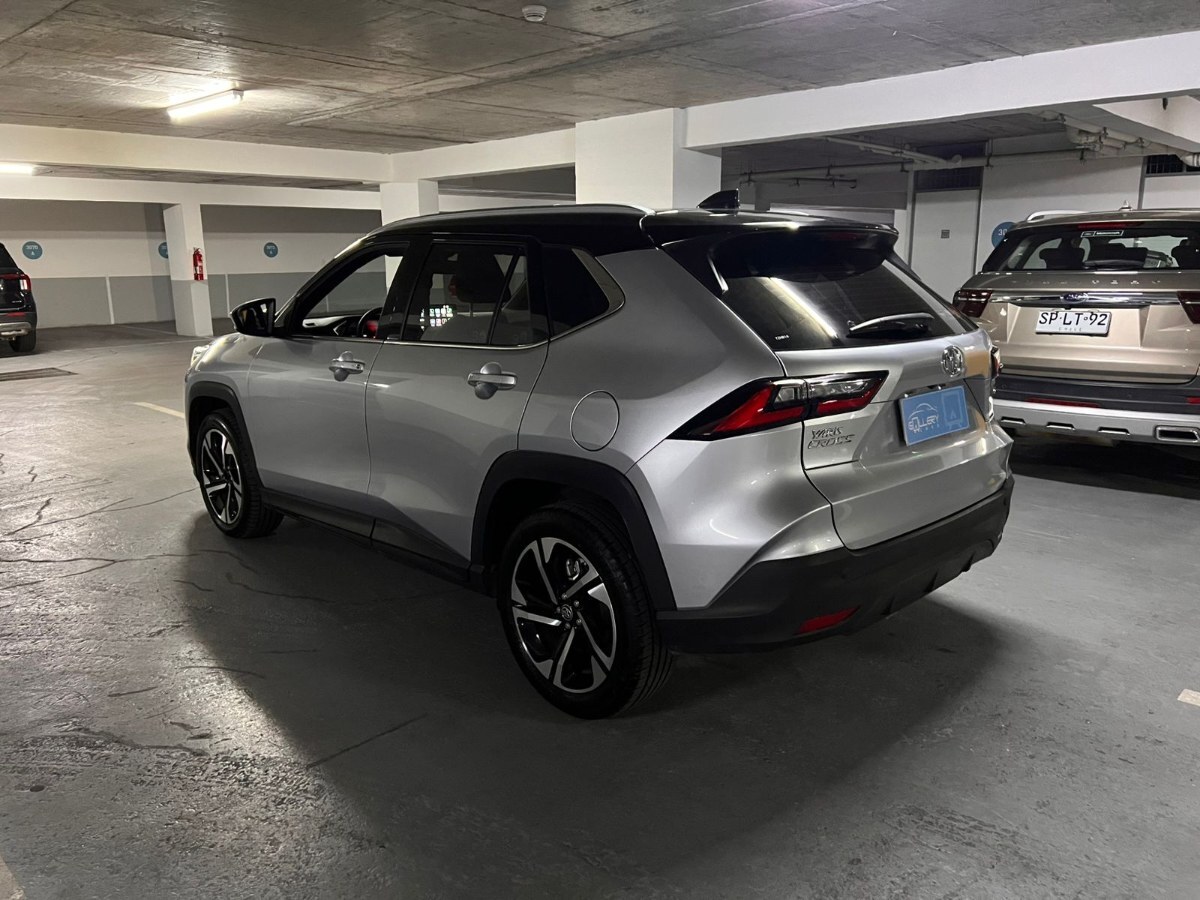 2025 Toyota Yaris Cross miniatura 4