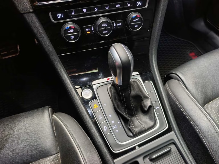 2021 Volkswagen Golf R miniatura 21