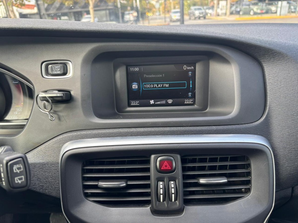2016 Volvo V40 miniatura 11