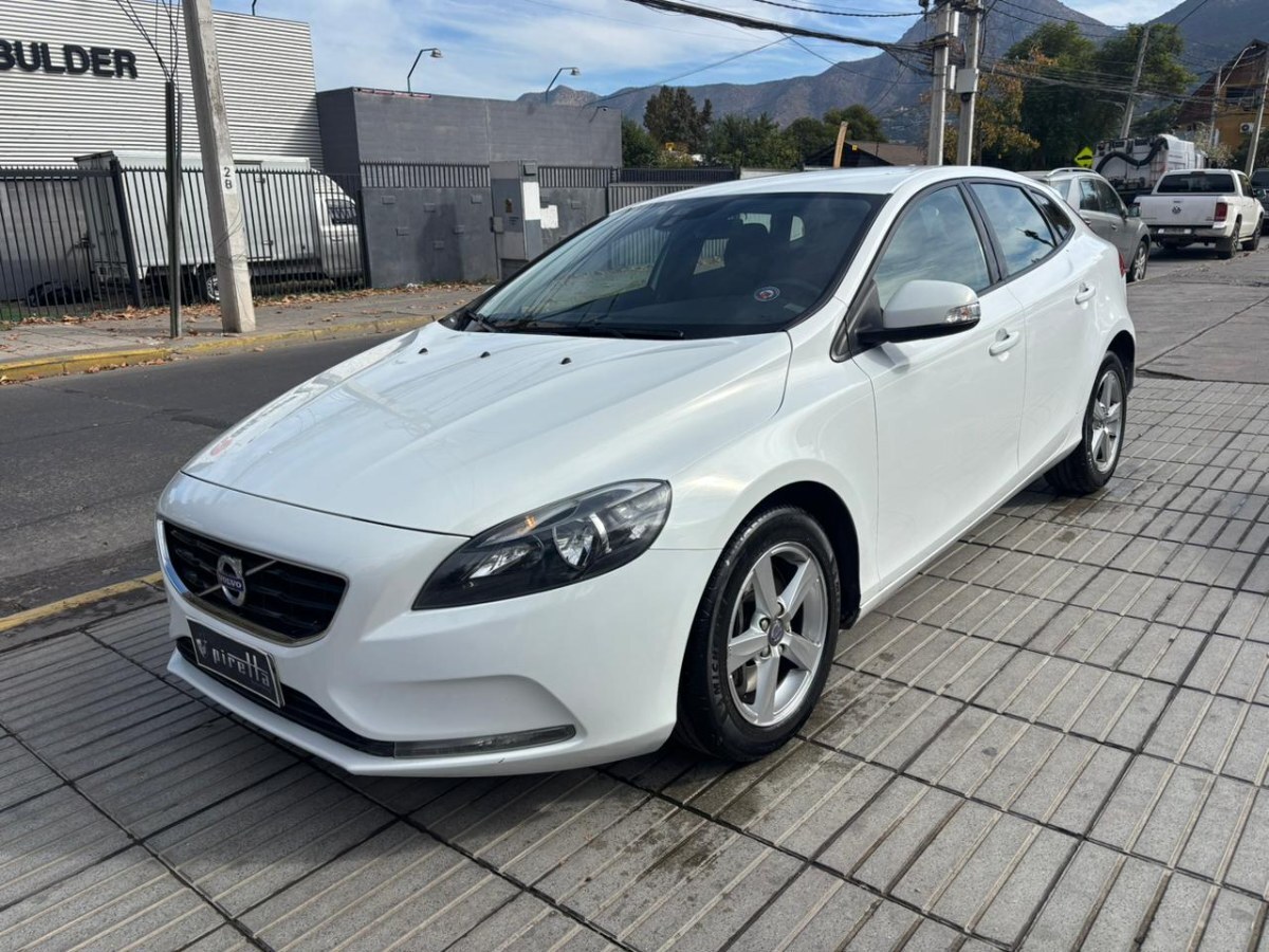 2016 Volvo V40 miniatura 3