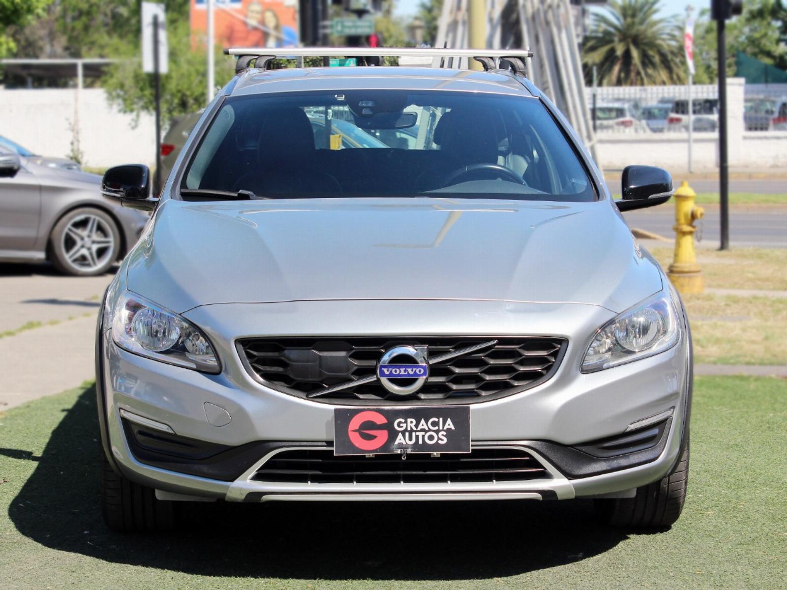 2017 Volvo V60 CC D4 miniatura 2