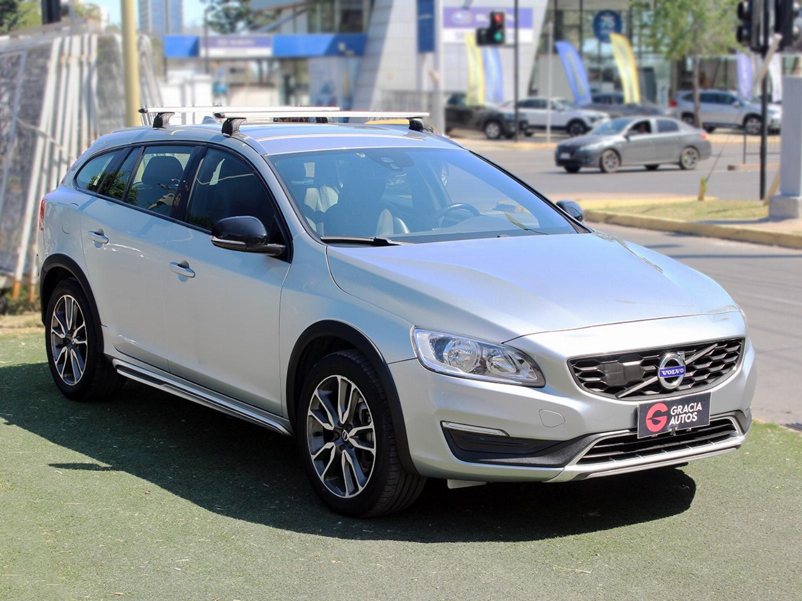 2017 Volvo V60 CC D4 miniatura 3