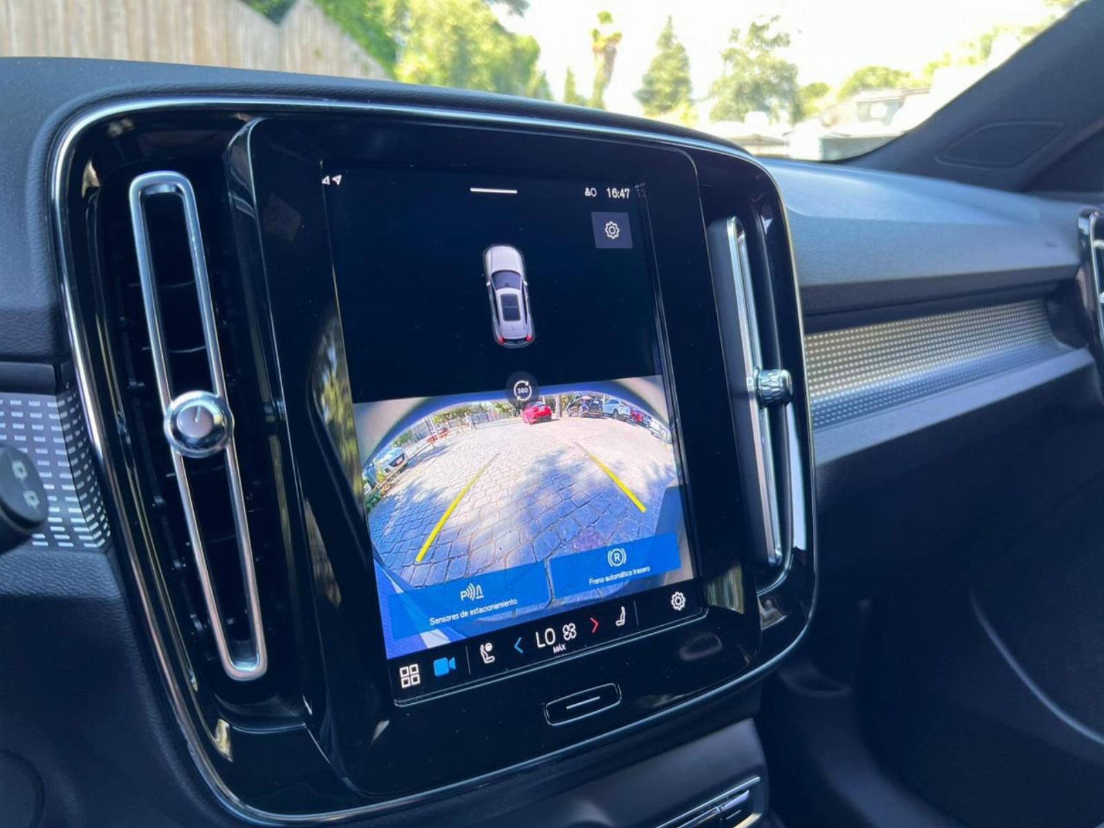 2022 Volvo XC40 P8 Recharge Twin miniatura 16