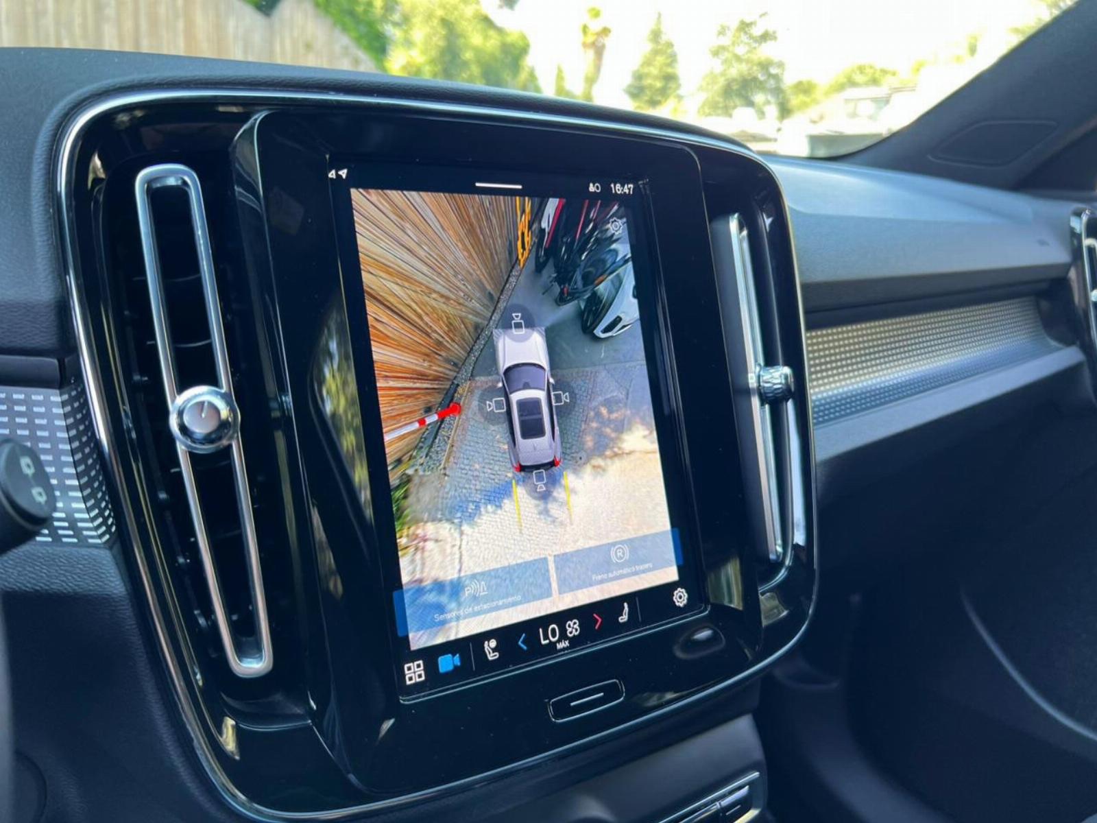 2022 Volvo XC40 P8 Recharge Twin miniatura 17