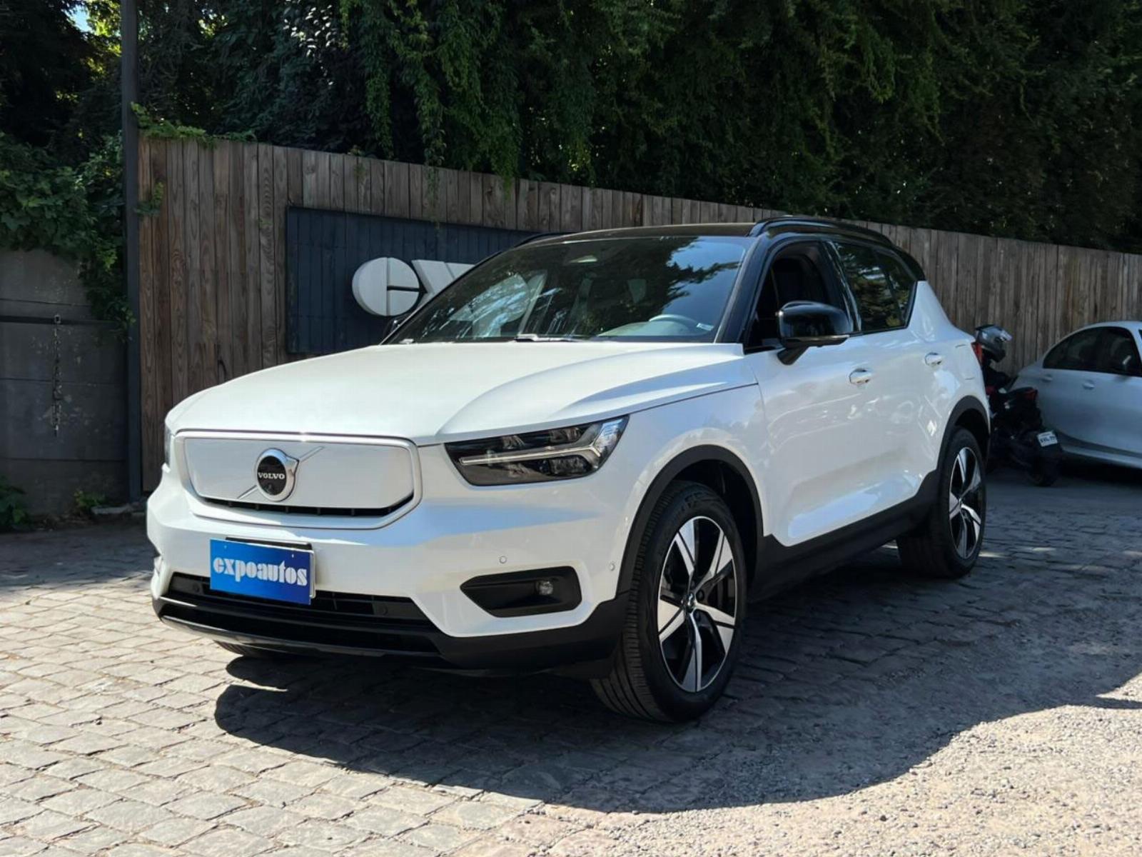 2022 Volvo XC40 P8 Recharge Twin miniatura 2
