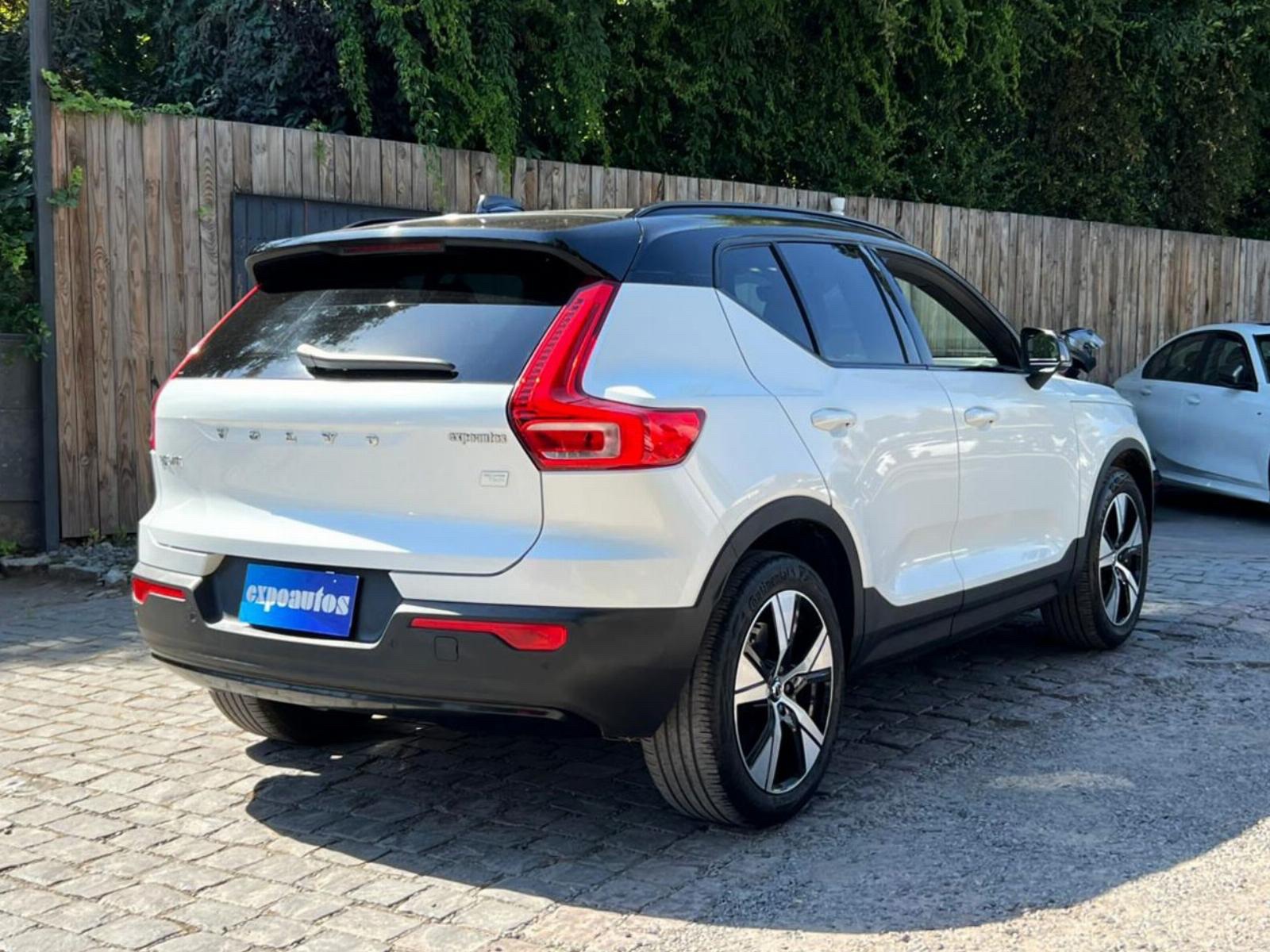 2022 Volvo XC40 P8 Recharge Twin miniatura 4