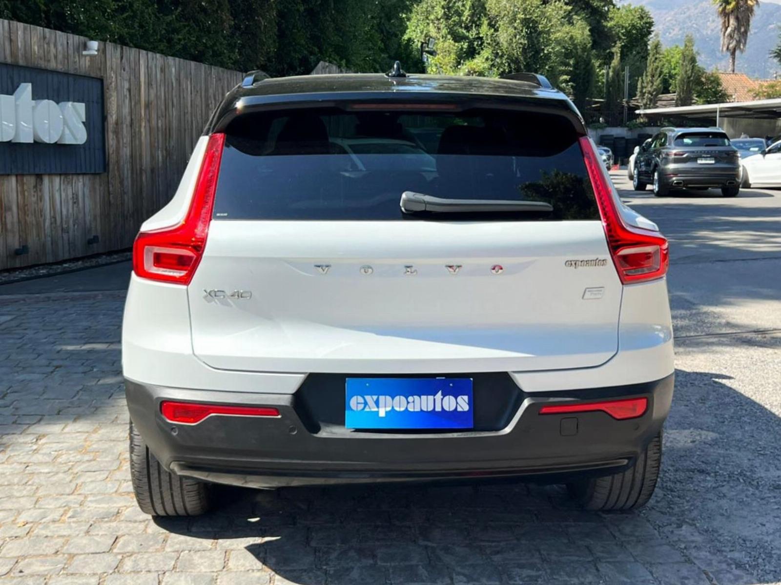 2022 Volvo XC40 P8 Recharge Twin miniatura 5