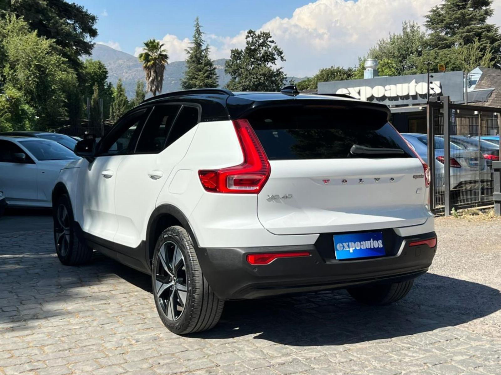2022 Volvo XC40 P8 Recharge Twin miniatura 6