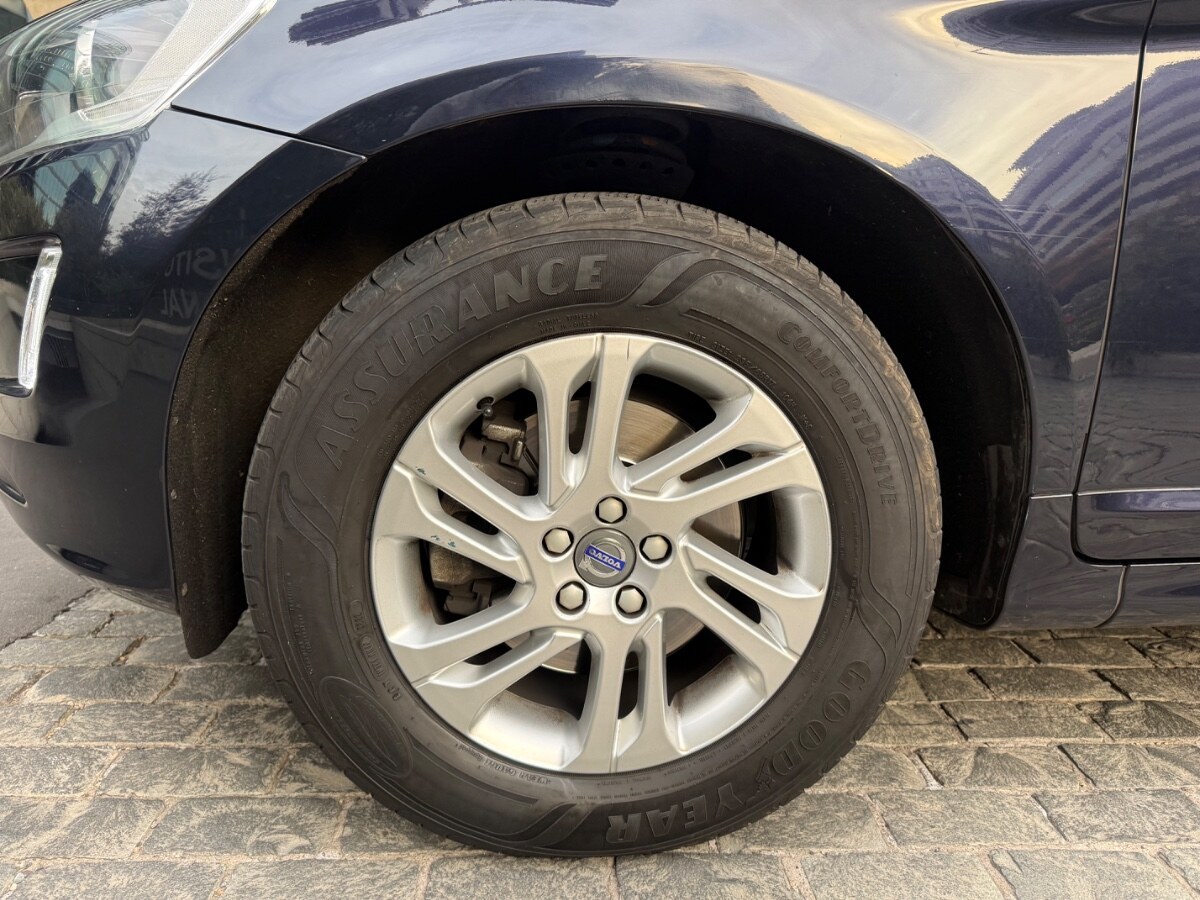 2017 Volvo XC60 T5 miniatura 5