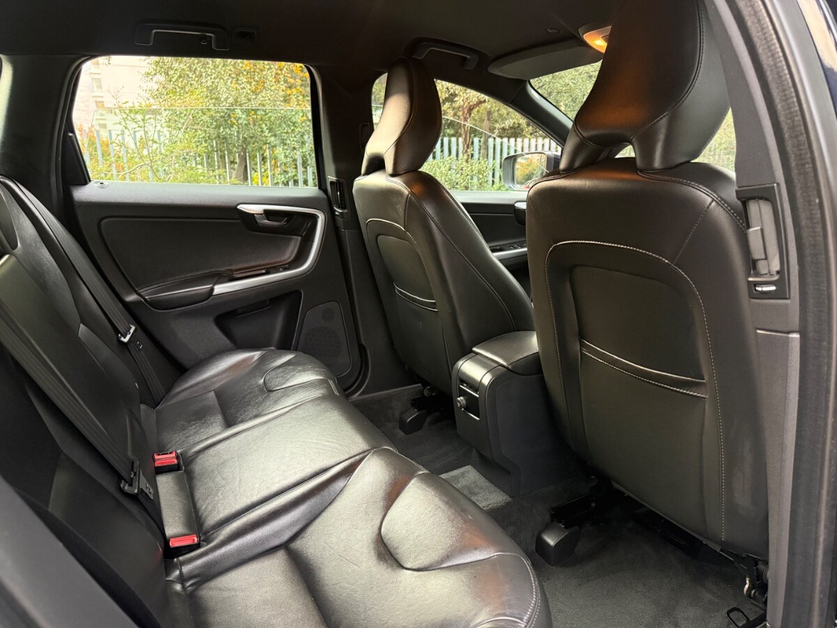 2017 Volvo XC60 T5 miniatura 8